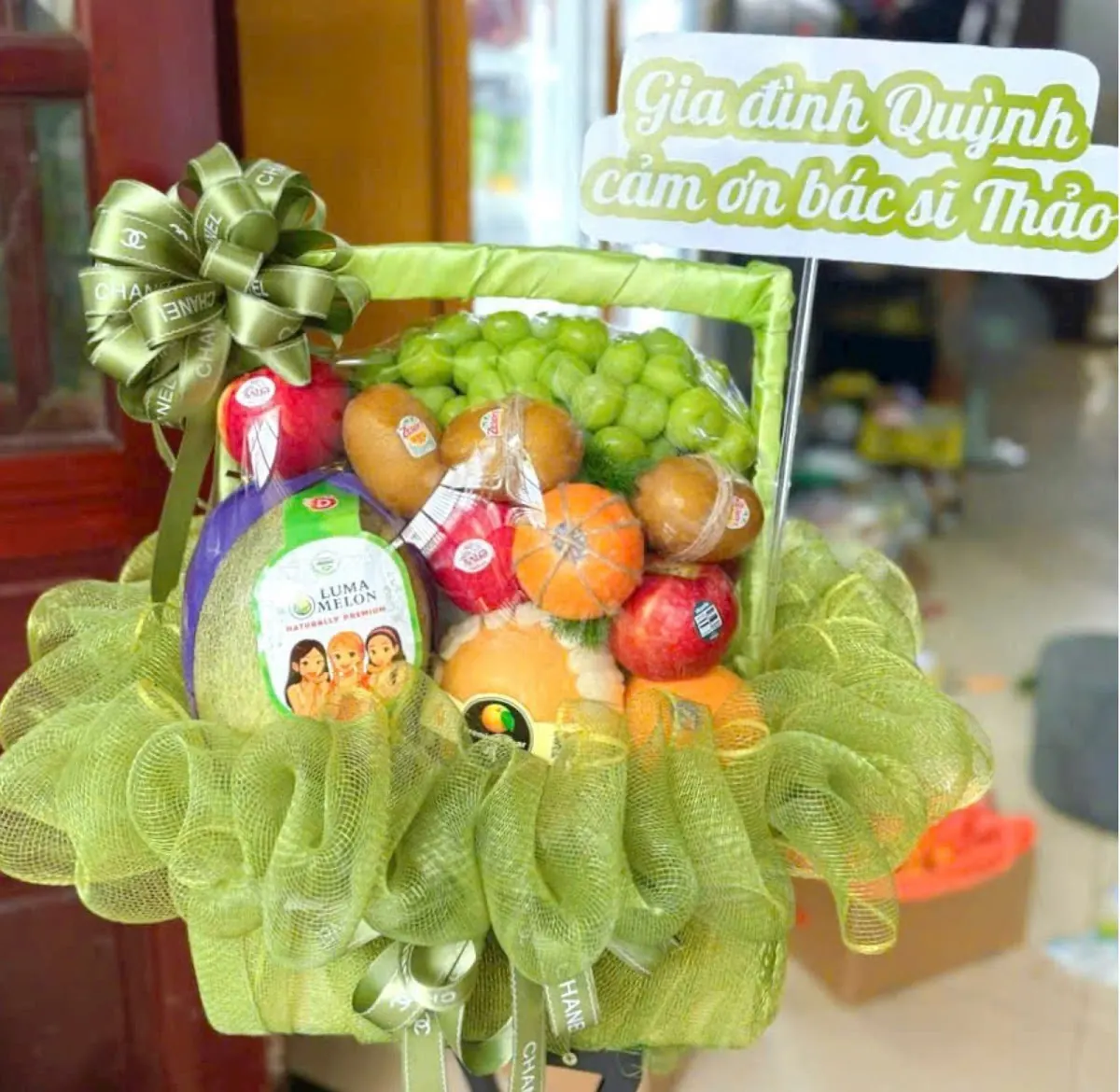 Giỏ trái cây cảm ơn gửi đến bác sĩ Ngọc Thảo